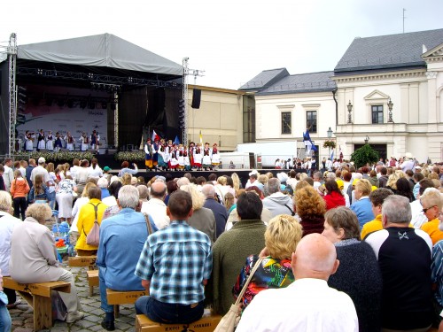 Nemažiau įdomūs pasirodymai vyko ir Teatro aikštėje